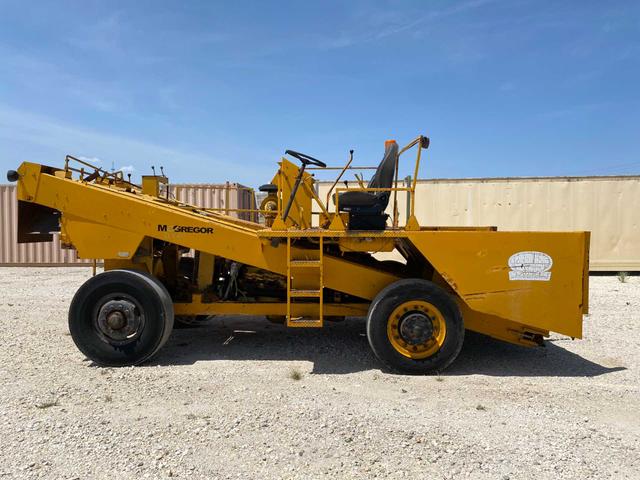 USED W.H. Manufacturing Spread King WH Chip Spreader w/hopper attachment 1385.2 Hours